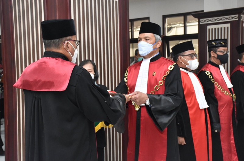 PELANTIKAN, SERAH TERIMA JABATAN DAN PISAH SAMBUT KETUA PENGADILAN NEGERI SIDOARJO